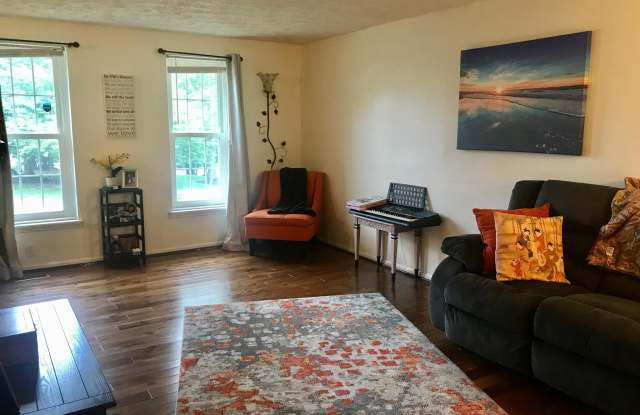 1733 CHESTERFIELD SQUARE Gallery 3