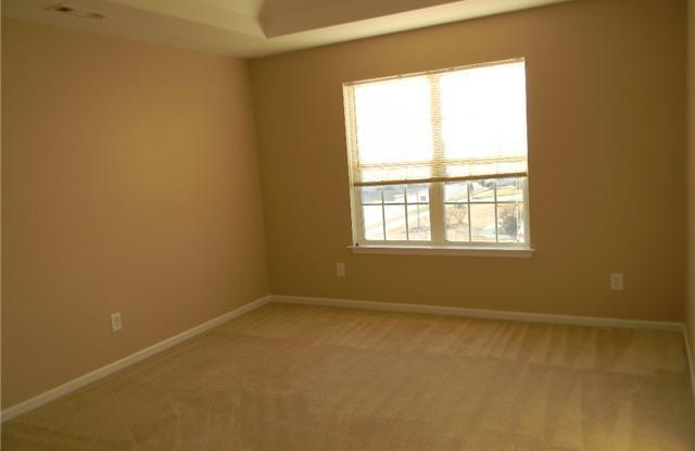 219 Madelia Place Gallery 3