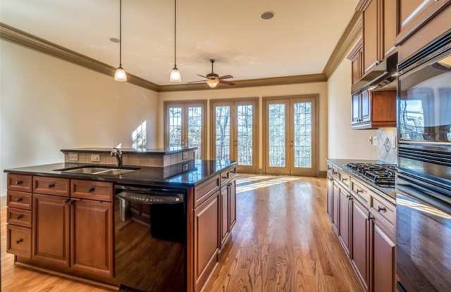 985 Pearl Point Gallery 2