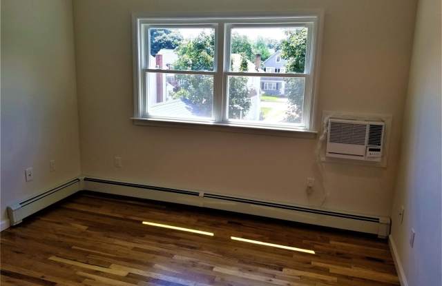14 Franklin Avenue Gallery 4