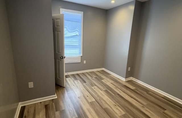 1704 Conlyn Street - 2 Gallery 4