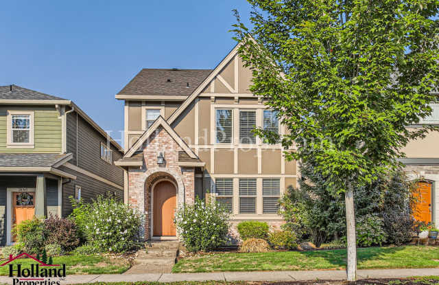 Fantastic  Spacious Pet friendly Home with Great Amenities! NEW SUPER PRICE at $2,800 Plus a special discount of $300 on your first full month's rent!! photos photos