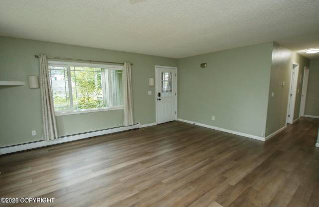 22440 Lampert Circle Gallery 3