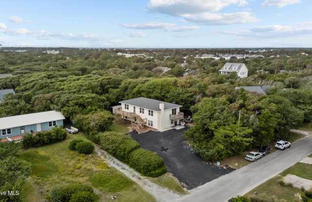 109 Yaupon Drive Gallery 4