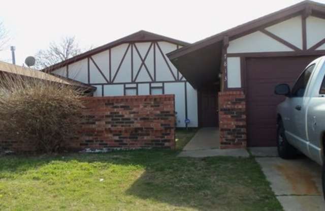 3 bed 2 bath duplex for rent near I-240 and Western, close to everything! - 7813 South Douglas Avenue, Oklahoma City, OK 73139
