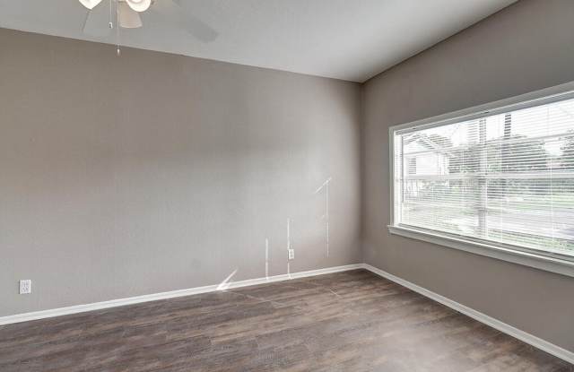 10921 Shady Lane - 3/bed 2/bath $1,545/month photos photos