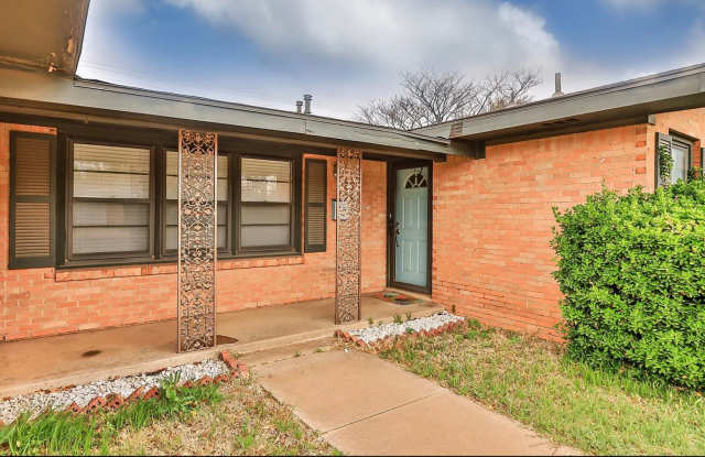 Great 3 bedroom 2 bathroom house in fantastic Location! photos photos