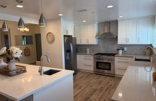 7 bedroom 4.5 bath 3600 sq ft home in SW San Clemente - 104 Avenida Barcelona, San Clemente, CA 92672
