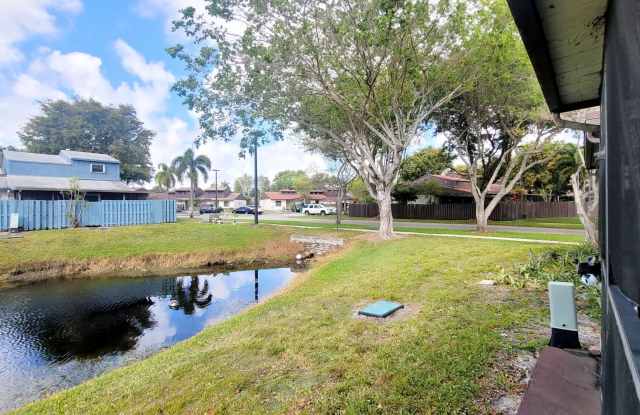 3816 SW 69th Way Apt 2Q photos photos