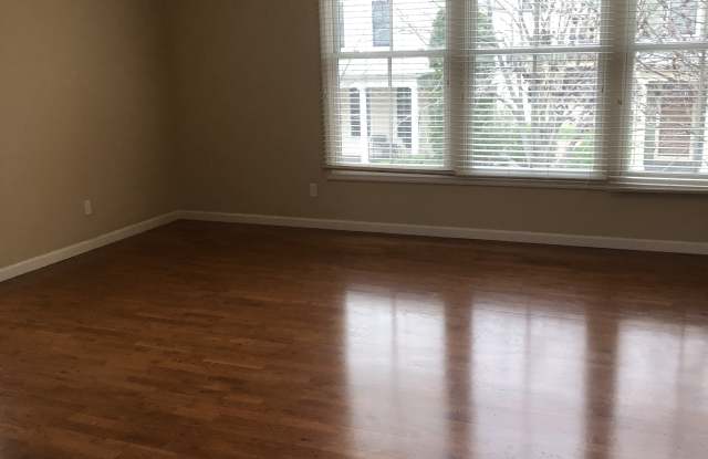 3313-2 Shutten St. Gallery 3