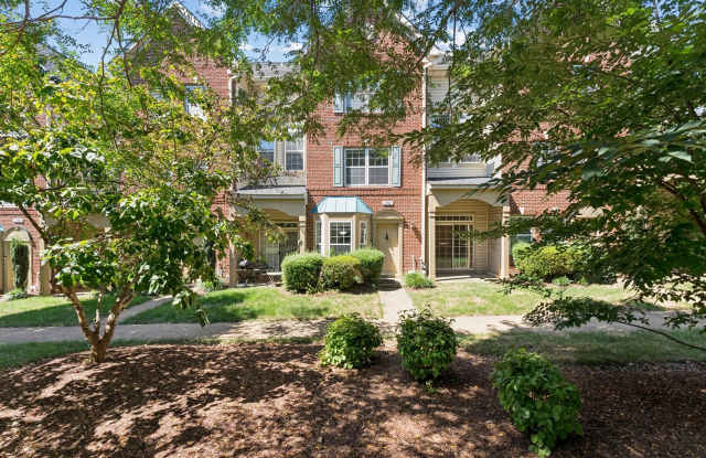 Conveniently located near Hunters Woods shops, with easy access to Reston Town Center and the Toll Road. photos photos