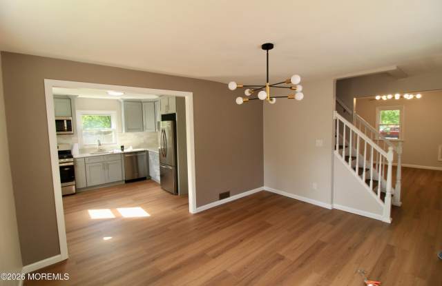 102 Morningside Avenue Gallery 4
