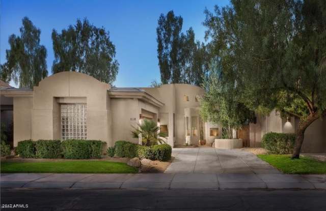 7371 E VAQUERO Drive Gallery 2