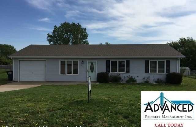 317 Palomino - 317 Palomino Ln, Ogden, KS 66517