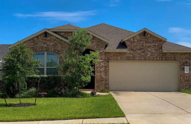1522 Heartwood Drive Gallery 2