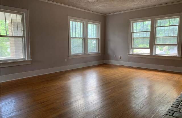 2115 N Douglas Avenue Gallery 2