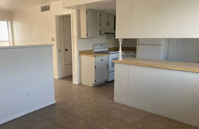 3155 Posada Ct Unit C- Conveniently Located 2-Bedroom 1.5 Bath with Garage Near NMSU! photos photos