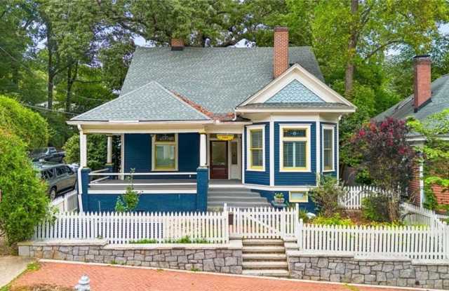 388 Augusta Avenue SE Gallery 1
