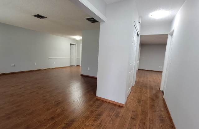 Fantastic Sarasota Gem ~ 4 bed/ 2 bath Annual Rental in Sarasota ~ Coming October! Gallery 4