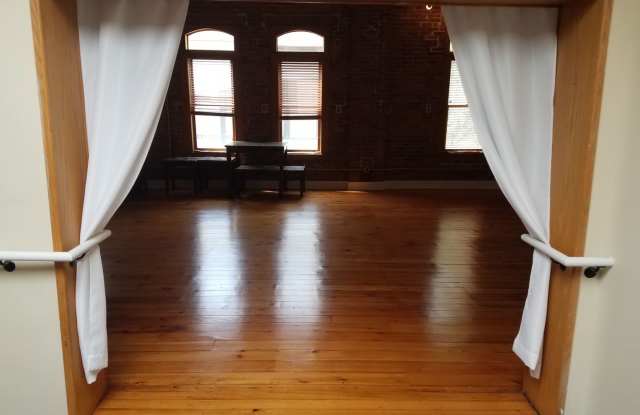 204 North Neil Street #B Gallery 4
