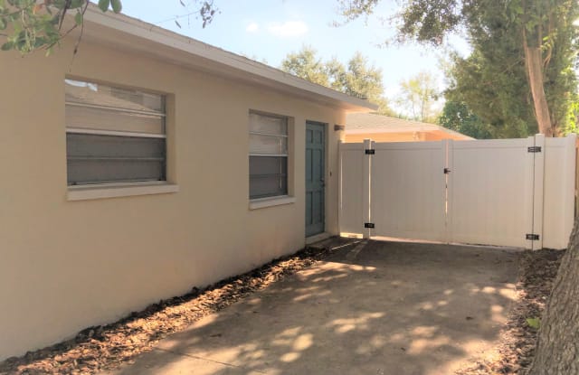 811 1/2 20th Ave N - 811 1/2 20th Ave N, St. Petersburg, FL 33704