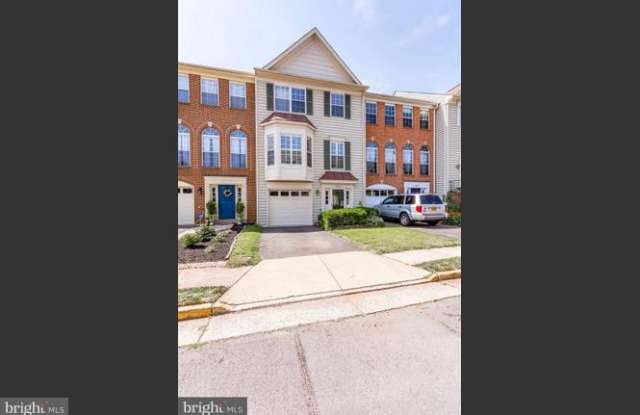 44127 PAGET TERRACE - 44127 Paget Terrace, Ashburn, VA 20147