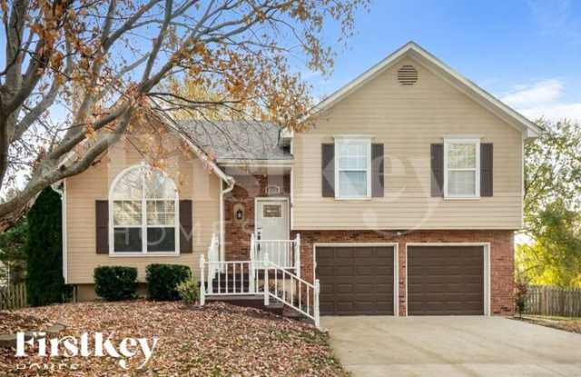 615 South Park Drive - 615 South Park Drive, Raymore, MO 64083