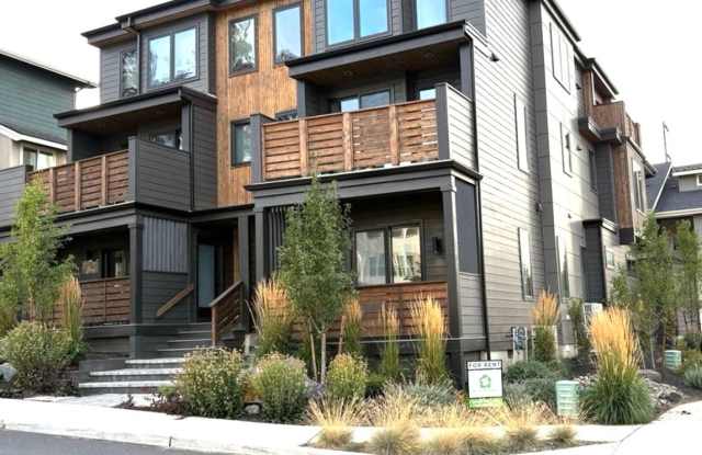 MOVE IN SPECIAL! One bedroom apartment on Bend's SW side. End Unit photos photos MOVE IN SPECIAL! One bedroom apartment on Bend's SW side. End Unit photos photos