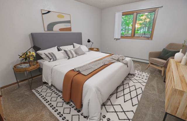 1 Bedroom available at Woodridge Apartments in Northfield! Gallery 4