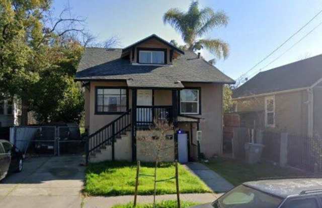 3135 32nd St photos photos