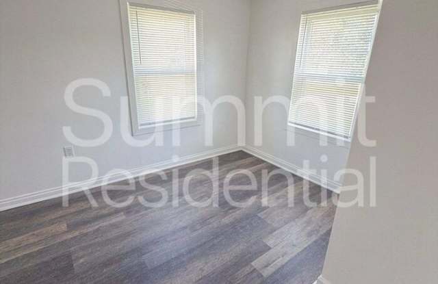 1137 Country Club Drive Gallery 1
