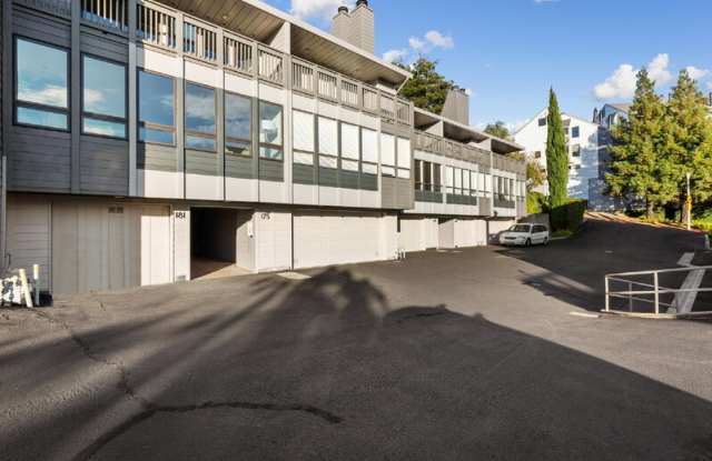 181 Professional Center Pkwy photos photos