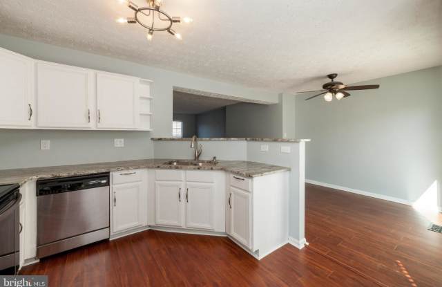 3341 ESQUARRE COURT Gallery 4