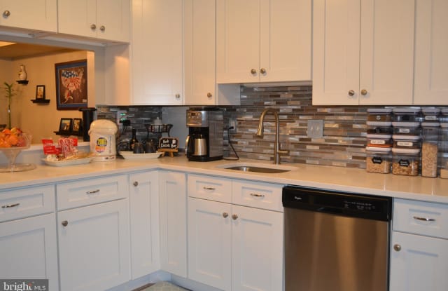 130 ROBERTS LANE - 130 Roberts Lane, Alexandria, VA 22314