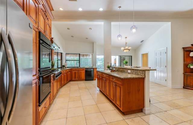 5313 BURCHETTE ROAD Gallery 4