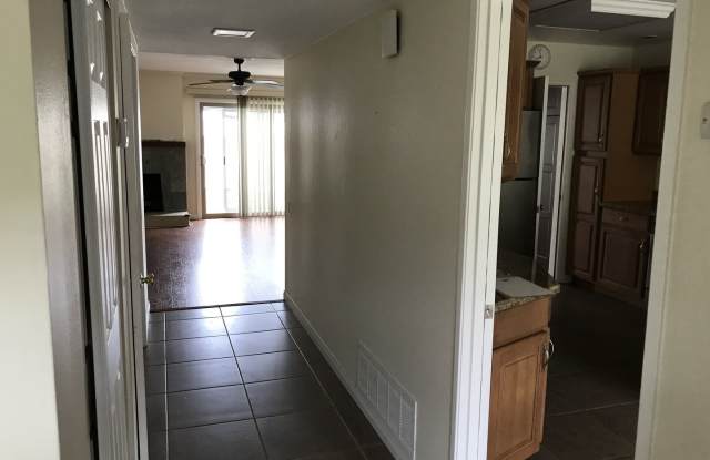 3268 Loma Riviera Dr. Gallery 2