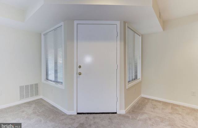 18430 BISHOPSTONE CT #305 Gallery 3
