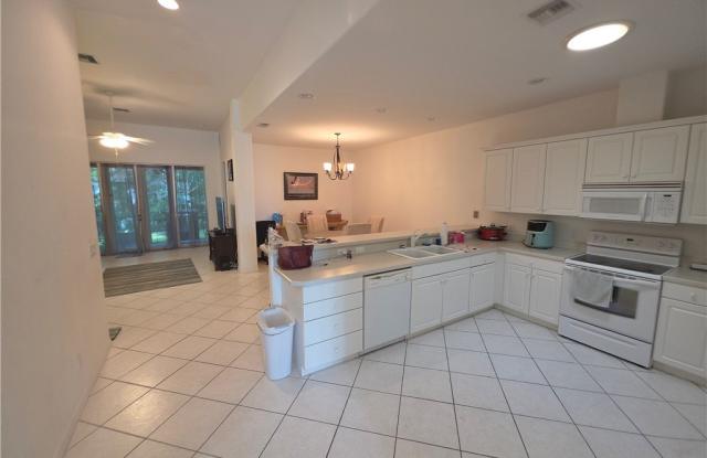 417 Pineapple Square SW Gallery 4