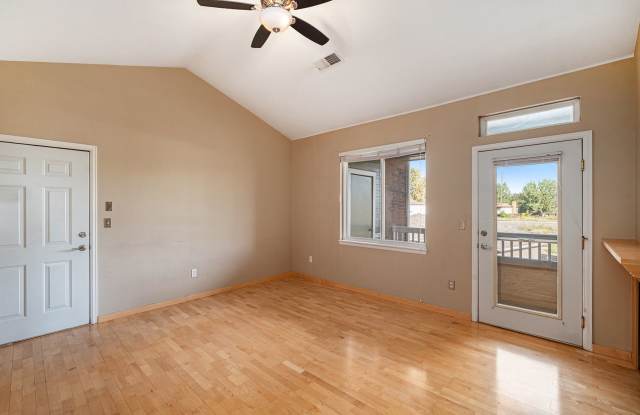 3 bed | 2 bath | Garage | Private Deck | Available Now! Gallery 3