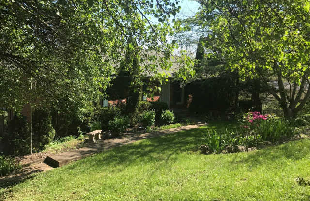 1029 Rollingwood Ln Gallery 2