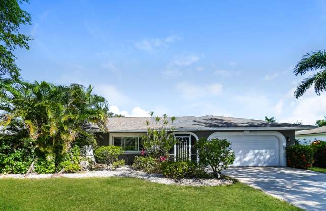 Pet Friendly 4 bedroom with private pool in Lely Golf Estates photos photos