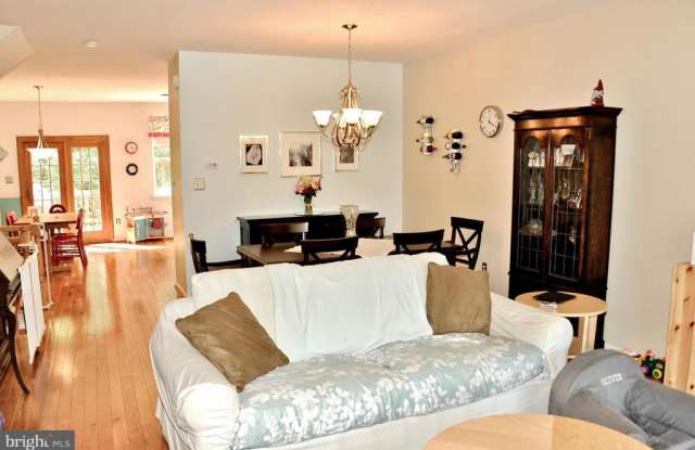7729 SULLIVAN CIR Gallery 2
