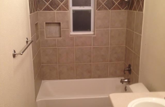 Nice 3 bed 2 bath 1 car garage home for rent $2350 Gallery 4