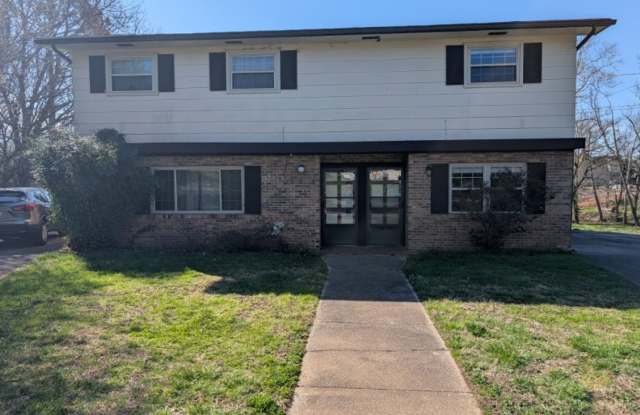 Spacious 2-Bedroom, 1-Bath Apartment Near Karns – Quiet Living with a Large Yard photos photos