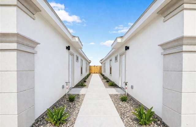 1505 Shavano Drive Gallery 2