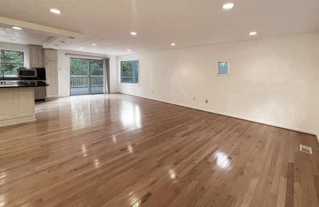 1115 RIVA RIDGE Drive Gallery 2