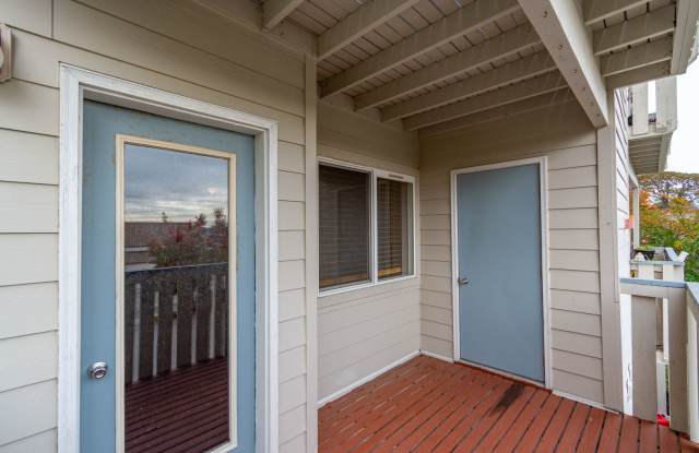 2 Bedroom Pet Friendly Condo Gallery 1