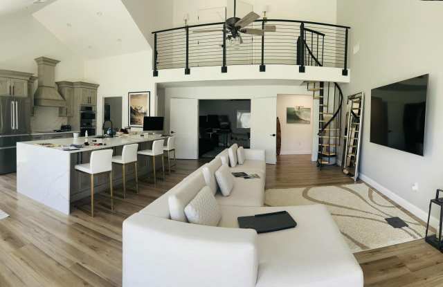 149 Beach Summit Court Gallery 2