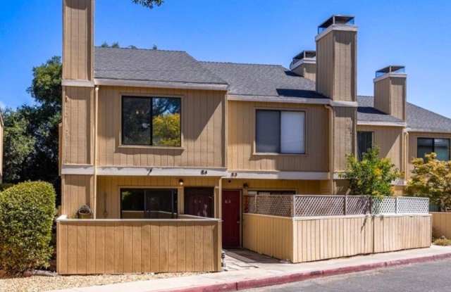 2 bedroom condo with garage - 3750 El Camino Real, Atascadero, CA 93422