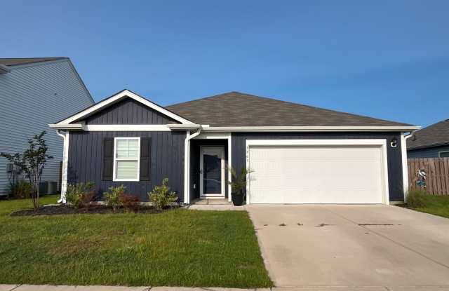Discover a well-appointed 3-bedroom, 2-bath home in Leland, NC photos photos